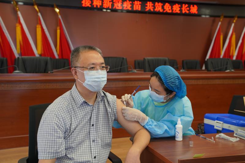 城鄉集團精心組織疫苗接種 共同築牢防疫長城1.jpg