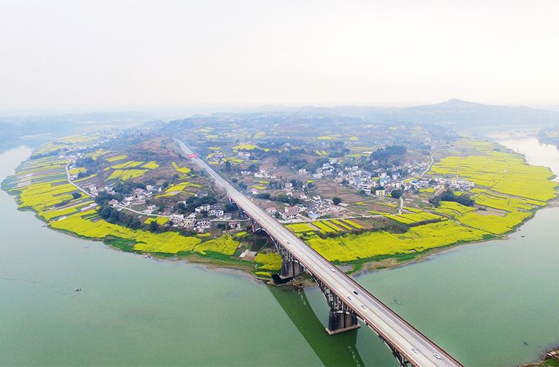 3.成渝高速沱江大(dà)橋.jpg