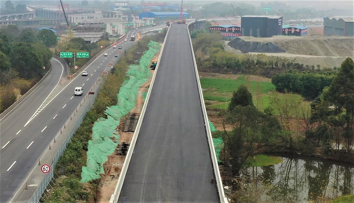 彭山青龍大(dà)橋正式通車運行.jpg