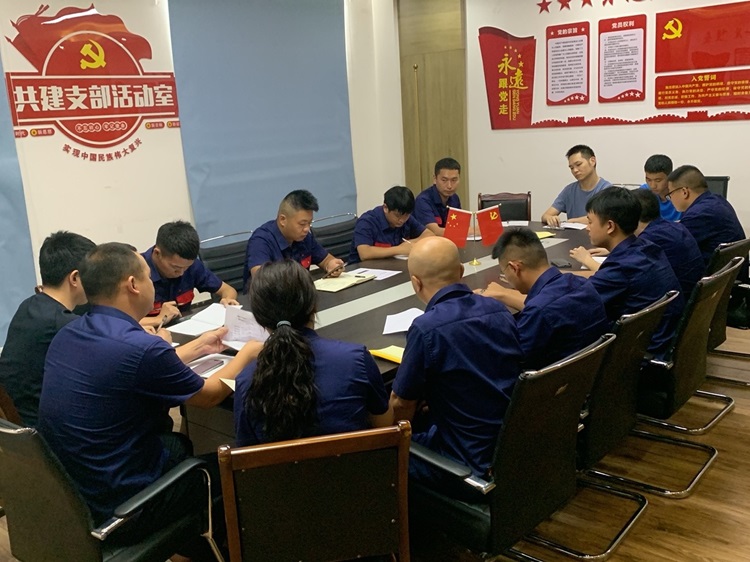 南渝綿南公司第五黨支部赤子(zǐ)突擊隊多措并舉築牢防汛期防線 (4).jpg
