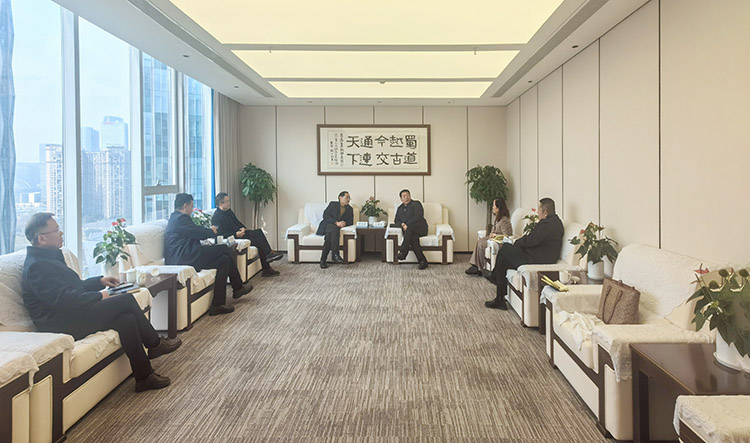 座談照片對稱2.jpg