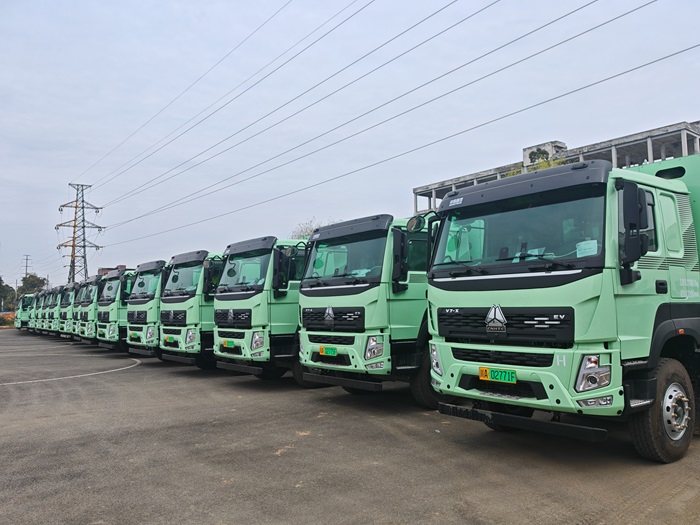 4.1+“氫”裝上(shàng)陣 蜀南公司首批氫燃料電池商用車完成上(shàng)牌.jpg